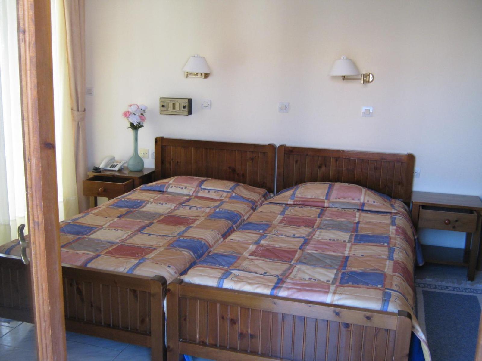 Odyssey Hotel Apartments Karpathos Extérieur photo